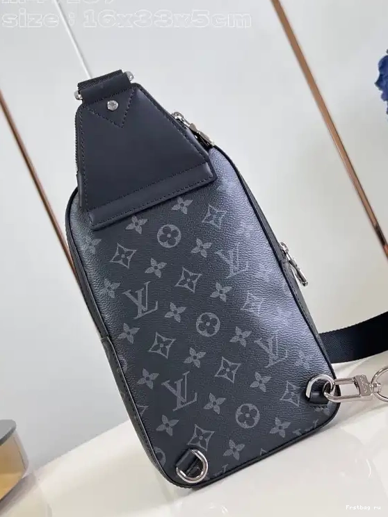Frstbag ru Avenue Slingbag-16*33*5.7CM VUITTON LOUIS 0505